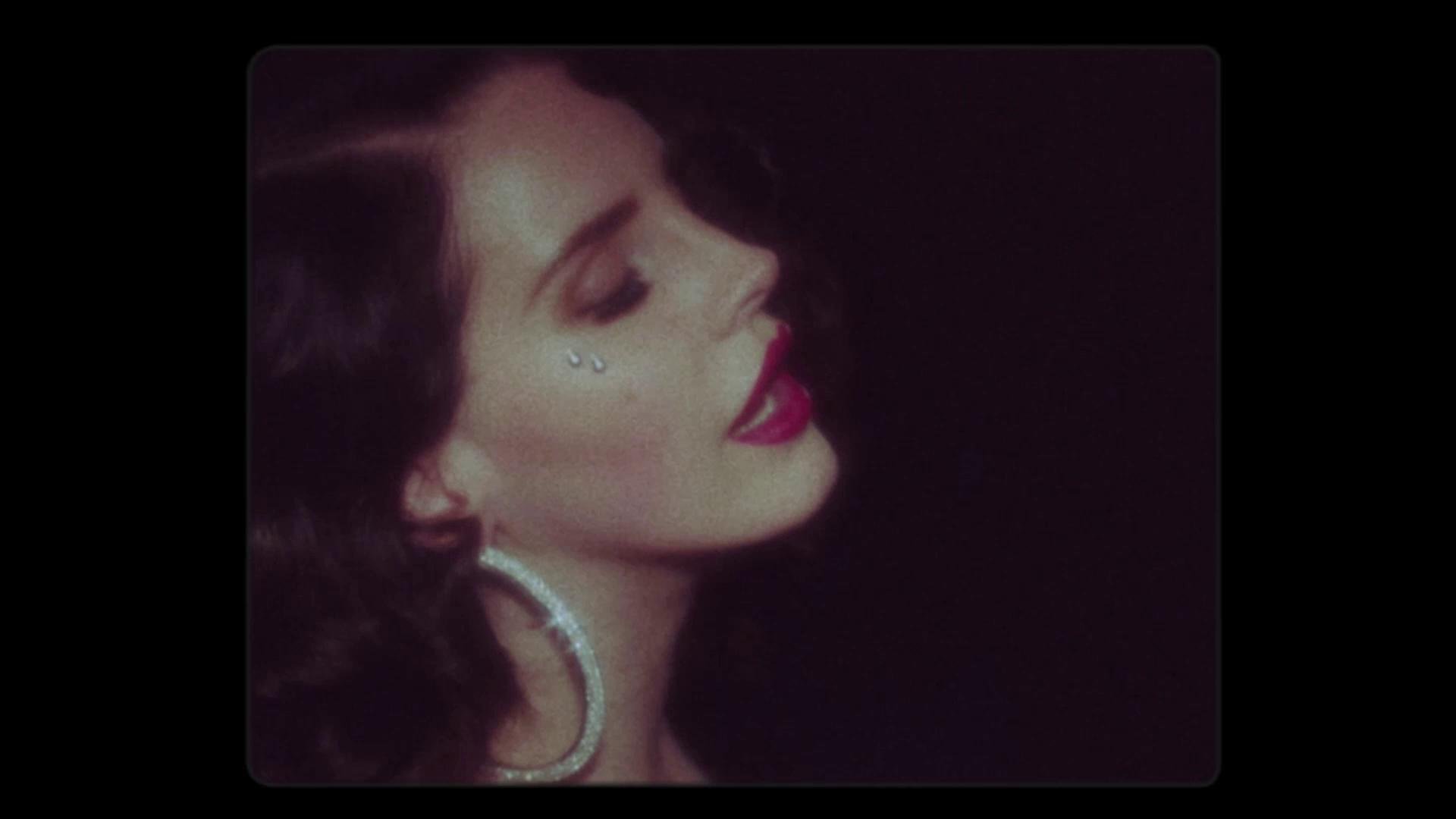 Lana Del Rey Young And Beautiful Testo
